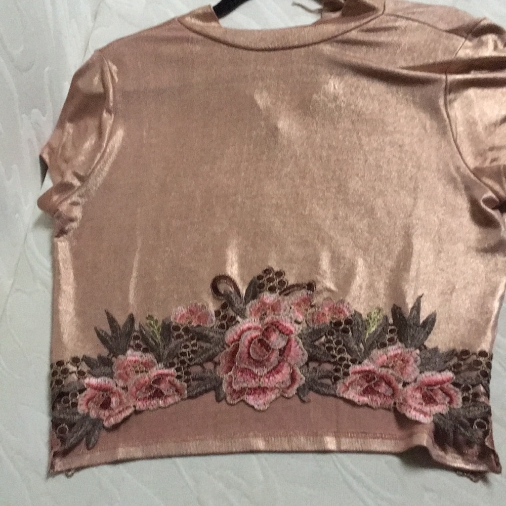 Charlotte Russe Metallic Floral Crop Top Size L - Picture 5 of 7